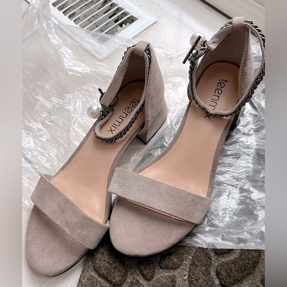 Teenmix Open-Toe Sandals - Picture 1 of 3